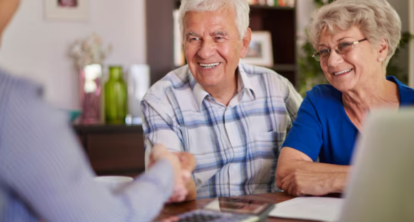 Как узнать, положена ли вам досрочная пенсия: важные условия и тонкости для «вредников» и многодетных