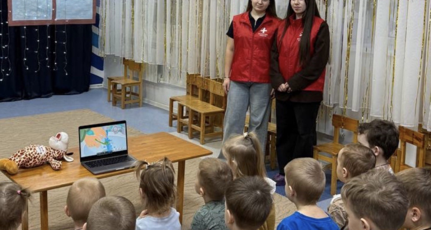 Волонтеры-медики провели семинар по уходу за зубами в детском саду «Холмы и горы»