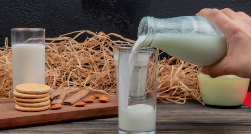 Росконтроль проверил 50 брендов молока: честно рассказал, где скрывается кишечная палочка и растительные жиры