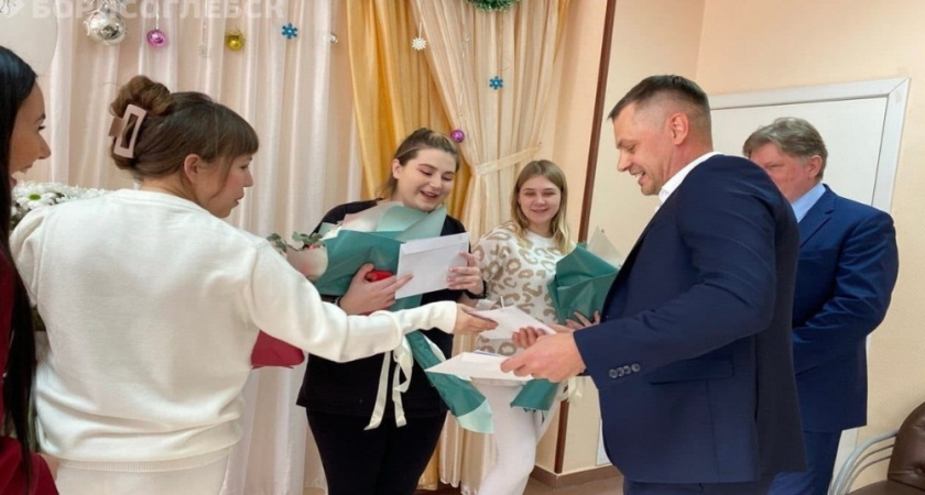 Почти 300 семей с младенцами получили подарочные сертификаты в Борисоглебском округе