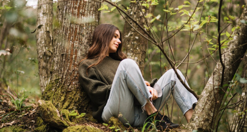 Почему мы оборачиваемся в пустой комнате. Реальная причина, по которой кажется, что за вами наблюдают