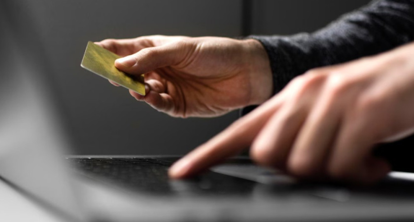 Мошенники выманили у доцента из Воронежской области свыше двух миллионов рублей