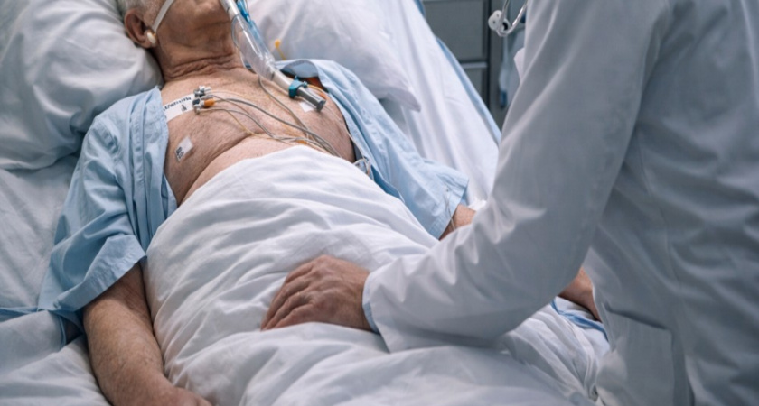 Воронежские врачи спасли 75-летнего мужчину с тяжёлым заболеванием сердца