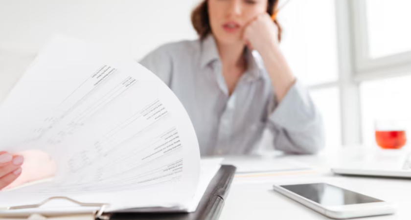 «Вам страховку оформить?» За такие вопросы теперь грозит серьезный штраф. Новые суммы