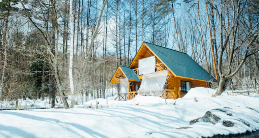 Чтобы в дачном доме было тепло, сначала найдите, откуда уходит жар. Простой способ