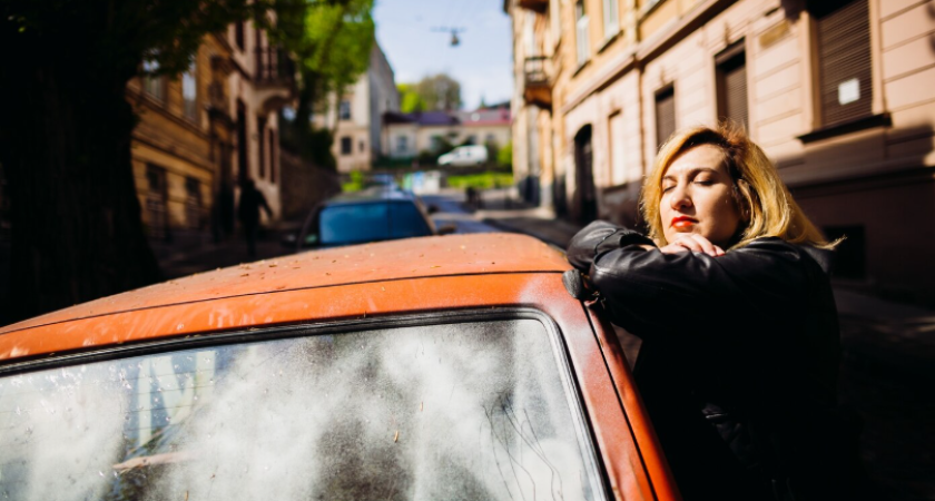 Здесь остановилось время. Прогулка по городу, который туристы видят из окна машины