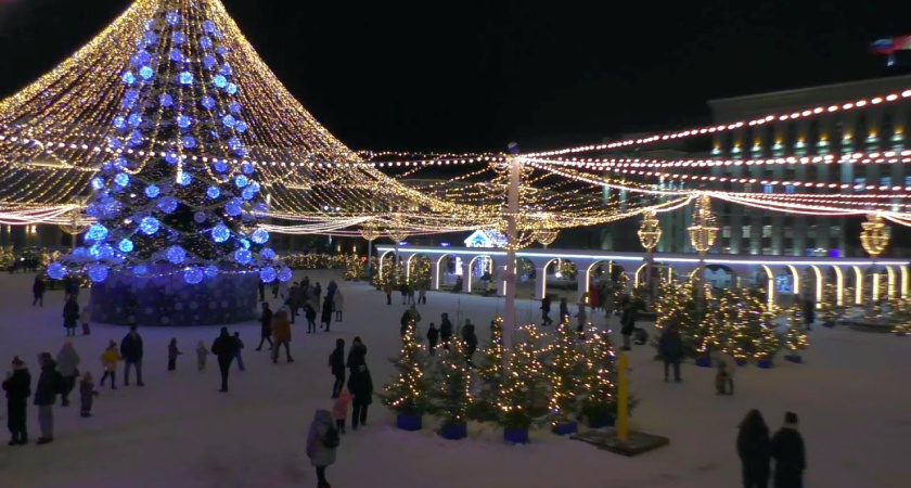 Воронеж встретил Новый год на площади Ленина: как прошло открытие главной ёлки города