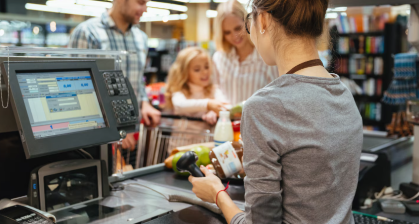 Кому на самом деле выгодны кассы самообслуживания, и стоит ли ими пользоваться: новая экономика меняет наш опыт в супермаркете