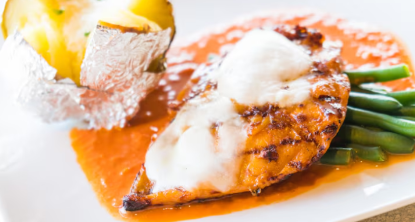 Минтай в морковном соусе: забытый рецепт из СССР, который стоит попробовать сегодня