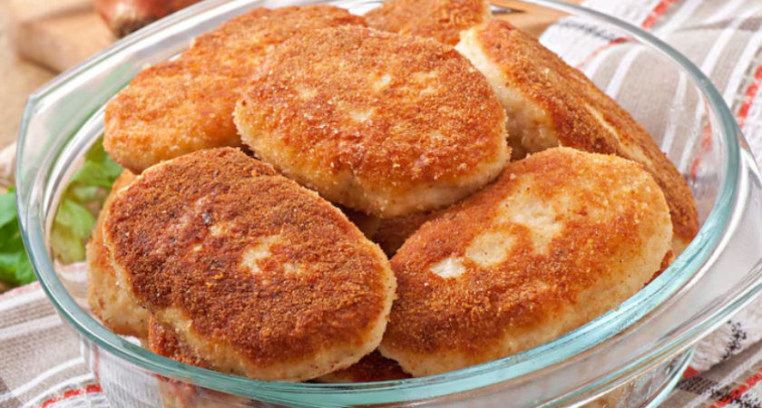 Лук для котлет: резать, тереть или молоть? От способа зависит весь вкус