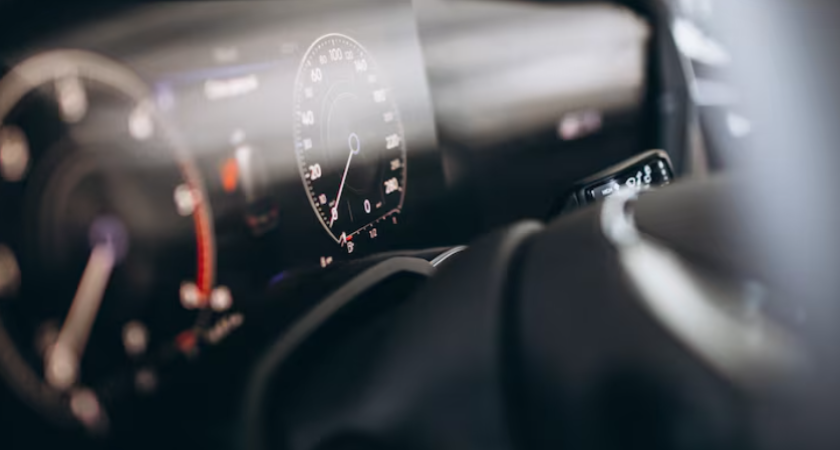 Инспектор ГИБДД требует ваш телефон. Почему данное требование незаконно и как защитить личные данные