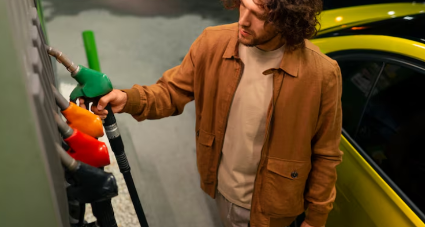 На АЗС в Воронежской области бензин АИ-98 продолжает стремительно дорожать