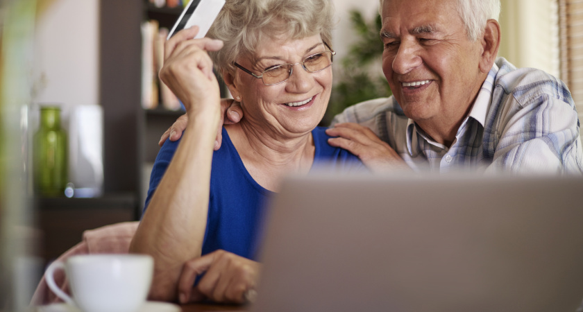 Два платежа в месяц: кому из пенсионеров повысят выплаты вдвое в следующем году