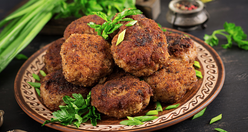 Забытый лайфхак 90-х: готовим котлеты на манке, а не на батоне