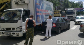 Мелкая авария парализовала движение на улице в центре Воронежа