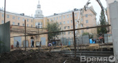 В центре Воронежа дом возводят ночью и днём: запрет губернатора и решение суда строителям не указ