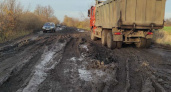 Дорога в село Панинского района утонула в грязи