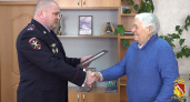 Пенсионер из Семилукского района награжден за помощь в задержании мошенника в Воронежской области