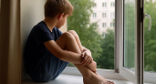 В Воронеже 12-летний мальчик выпал с балкона четвёртого этажа