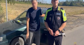 В Хохольском районе инспекторы ДПС помогли водителю с поломкой на трассе