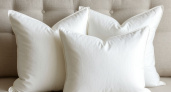 Пожелтевшие подушки станут идеально чистыми благодаря 3 простым средствам: дешёвые и эффективные методы для кристальной белизны