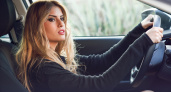 Гендерные стереотипы за рулем: почему женщины аккуратнее водят, но чаще попадают в определенные виды ДТП