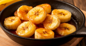 Необычный десерт за 10 минут на сковороде: бананы в кляре — золотистая корочка и нежный фрукт внутри