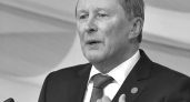 Александр Гусев почтил память экс-министра обороны РФ