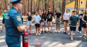 В детском лагере «Заря» сотрудники МЧС научили детей правилам безопасности
