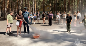 В лагере «Заря» детей учили тушить пожар и вызывать спасателей