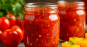 Всей семьёй подсели на юрчу — вкуснейшие острые кабачки на зиму: закрываю по 10 банок, и всё равно мало