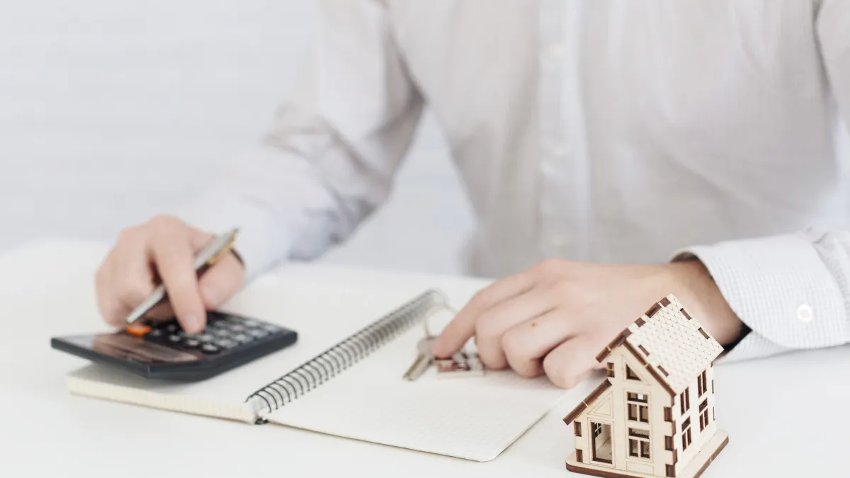 Госуслуги начнут присылать предупреждения о долгах за ЖКХ: как не пропустить срок