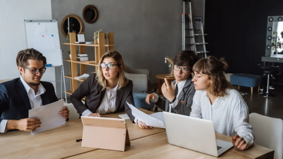 Коллега, который высасывает силы: как вычислить токсичного человека в офисе