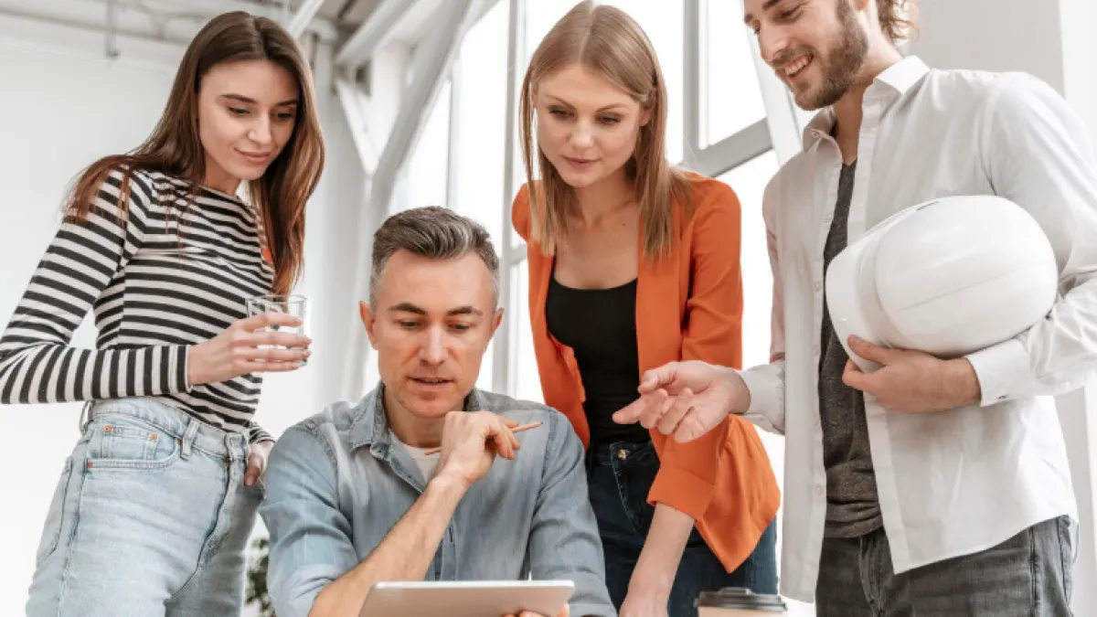 Кому в Воронеже платят больше всех: рейтинг зарплат марта