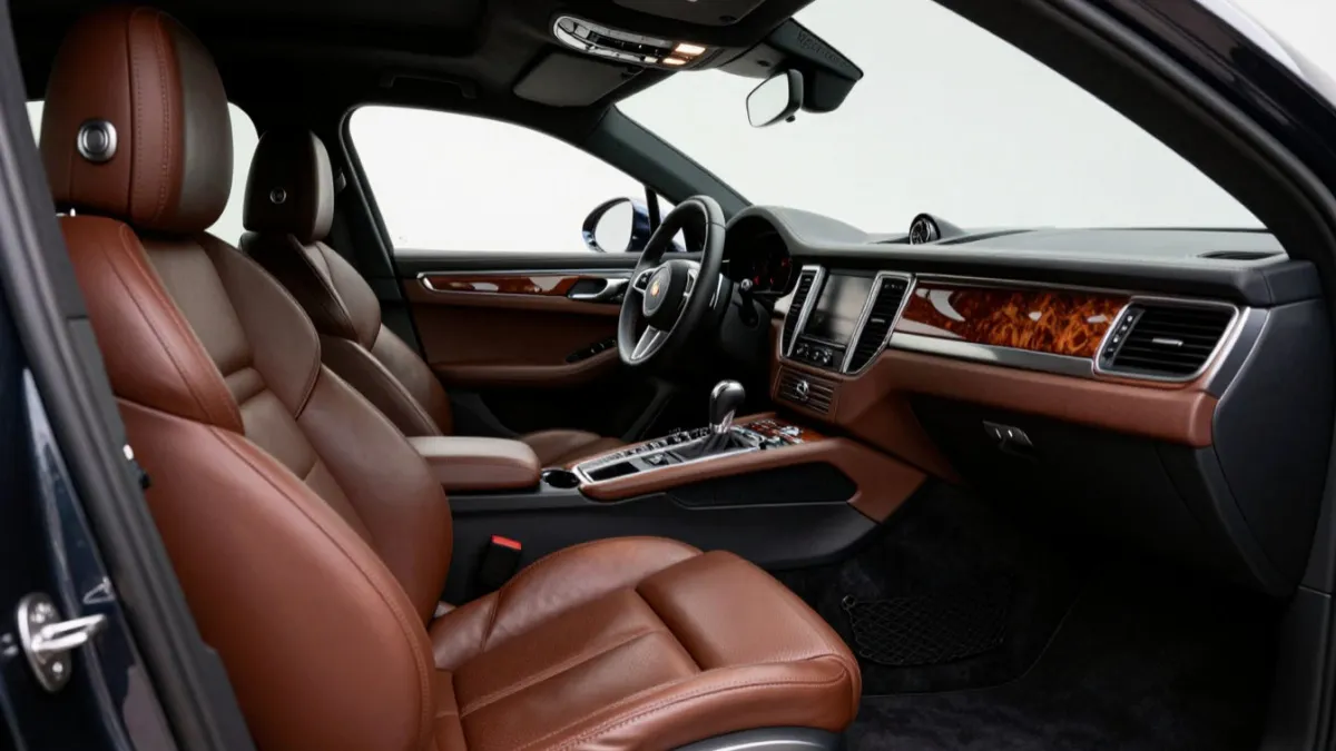 Задний привод, 250 лошадей и цена как у «Весты»: шикарный седан, который может разорить ремонтом