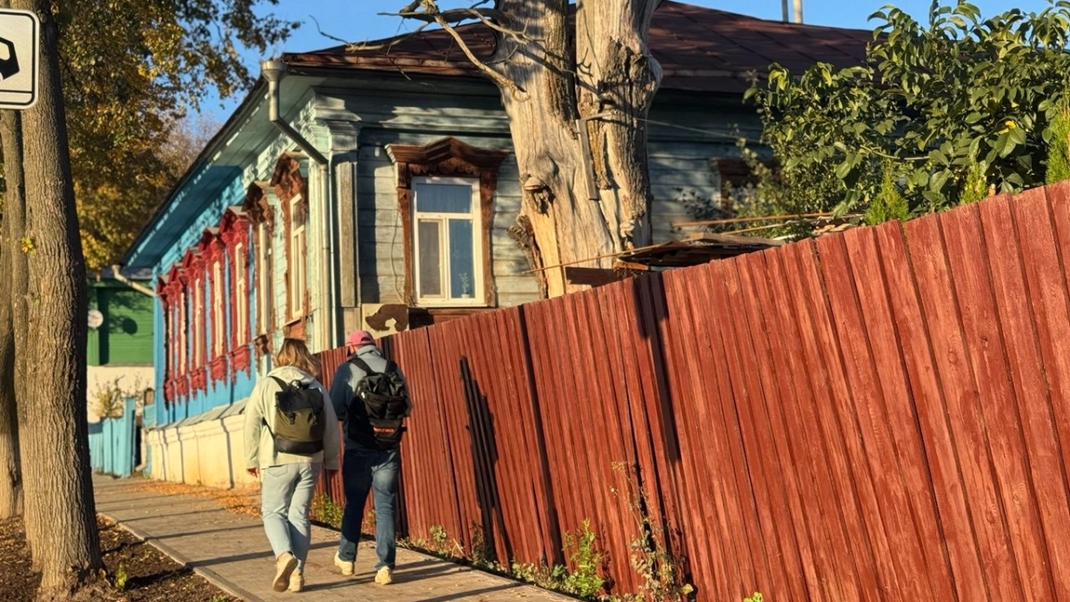 4 фразы, которые выдают необразованную женщину: советы академика Лихачева