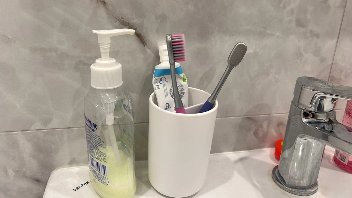 Через сколько надо менять зубную щетку. Ученый развеял мифы о смене подушек и зубных щеток: что важно на самом деле