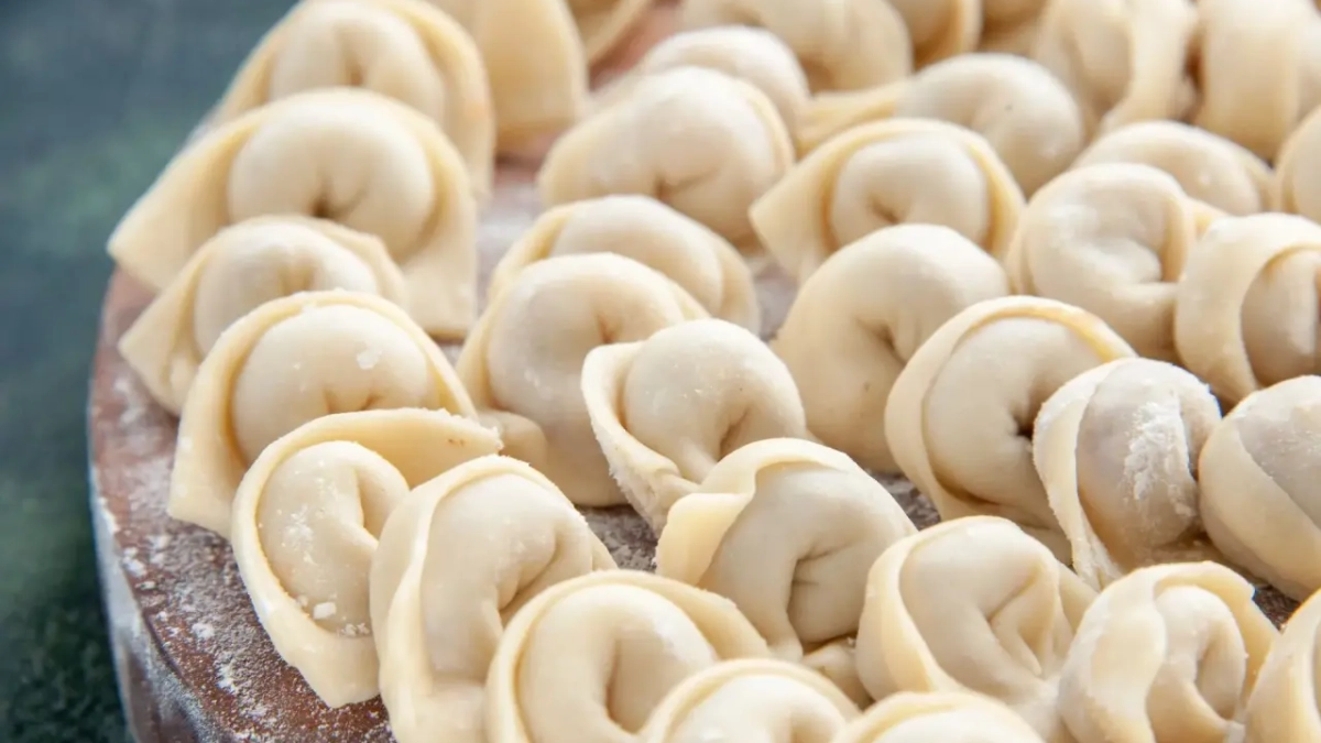 Пельмени разваливаются? Одна ложка соли в холодную воду меняет всё