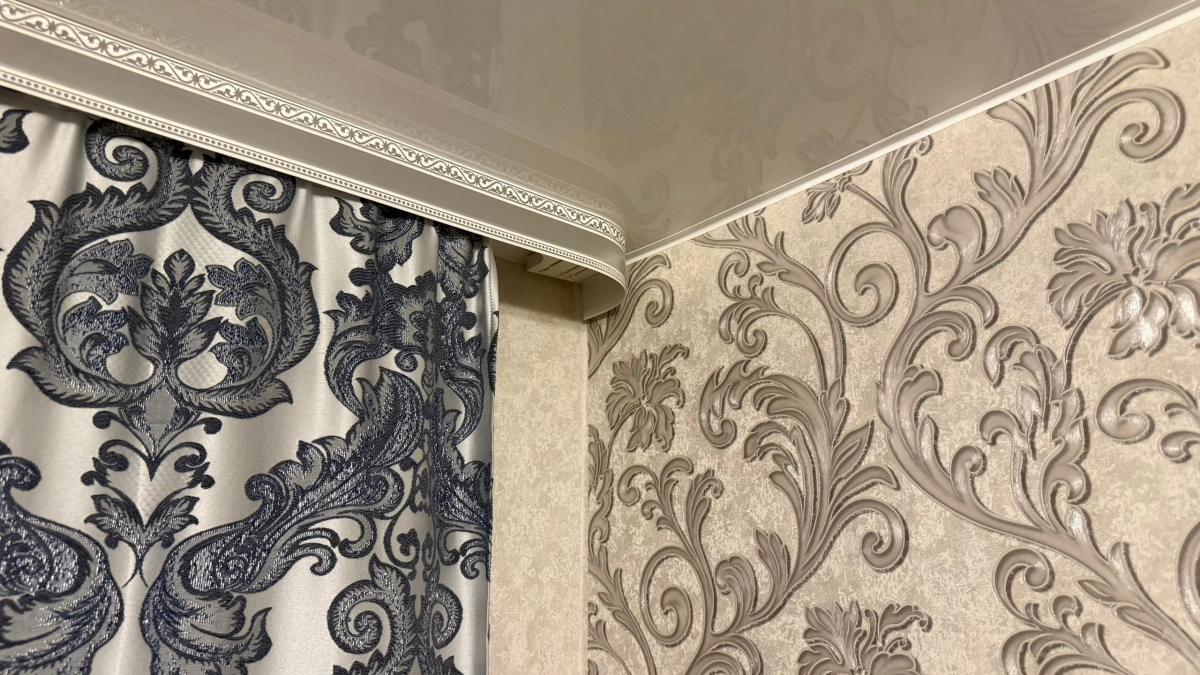 Как заделать дырку в натяжном потолке: 5 рабочих способов спасти ваш потолок и здорово сэкономить бюджет