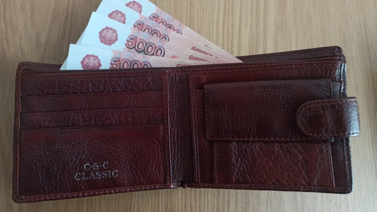 Почему продавцы требуют наличку: 3 причины от экспертов ВЦИОМ