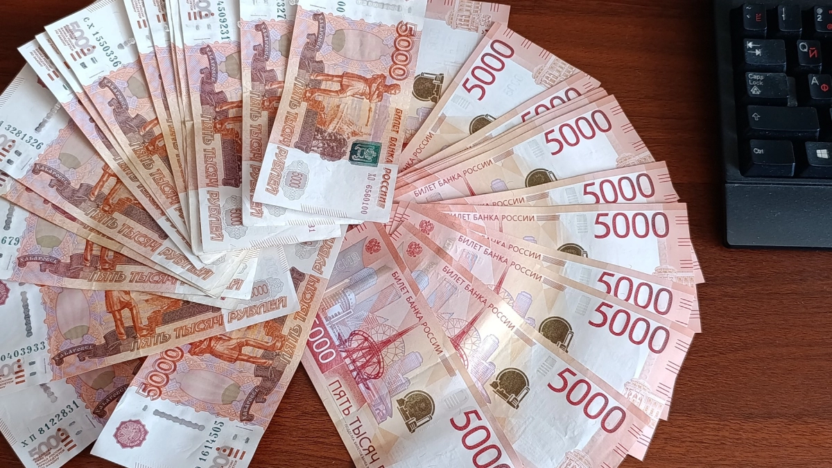 Росстат назвал сферы в России, где платят полмиллиона, а Воронеж держится в середняках