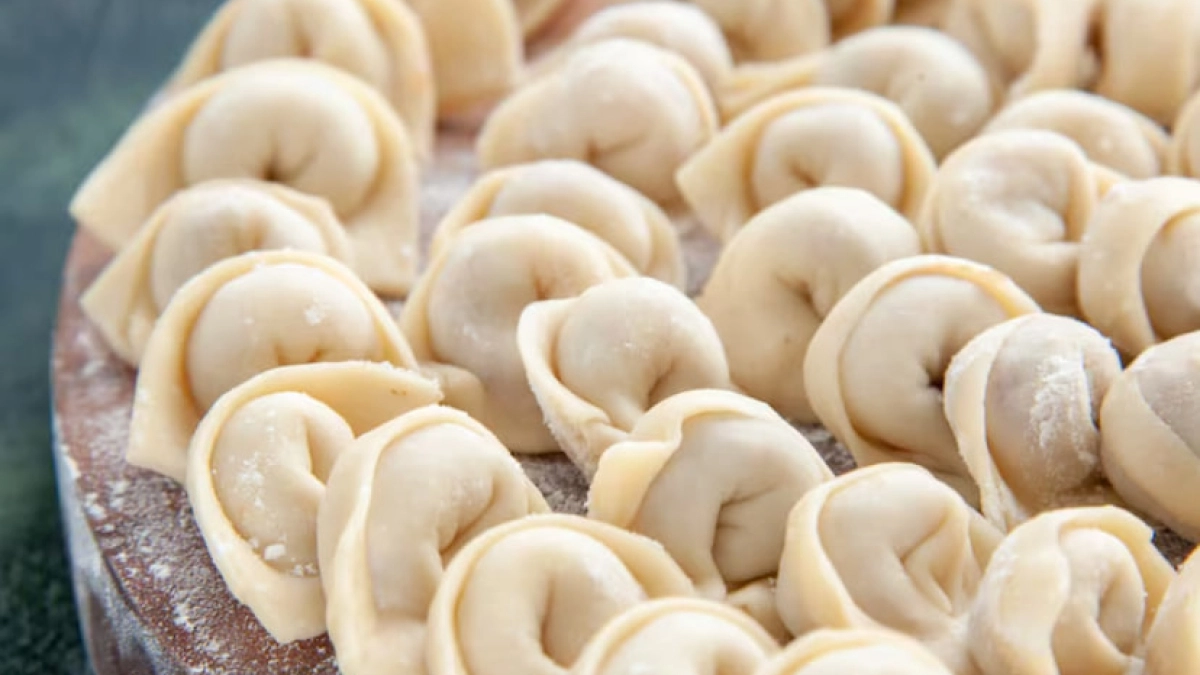 Леплю пельмени сразу 10 решеток, и не жалею