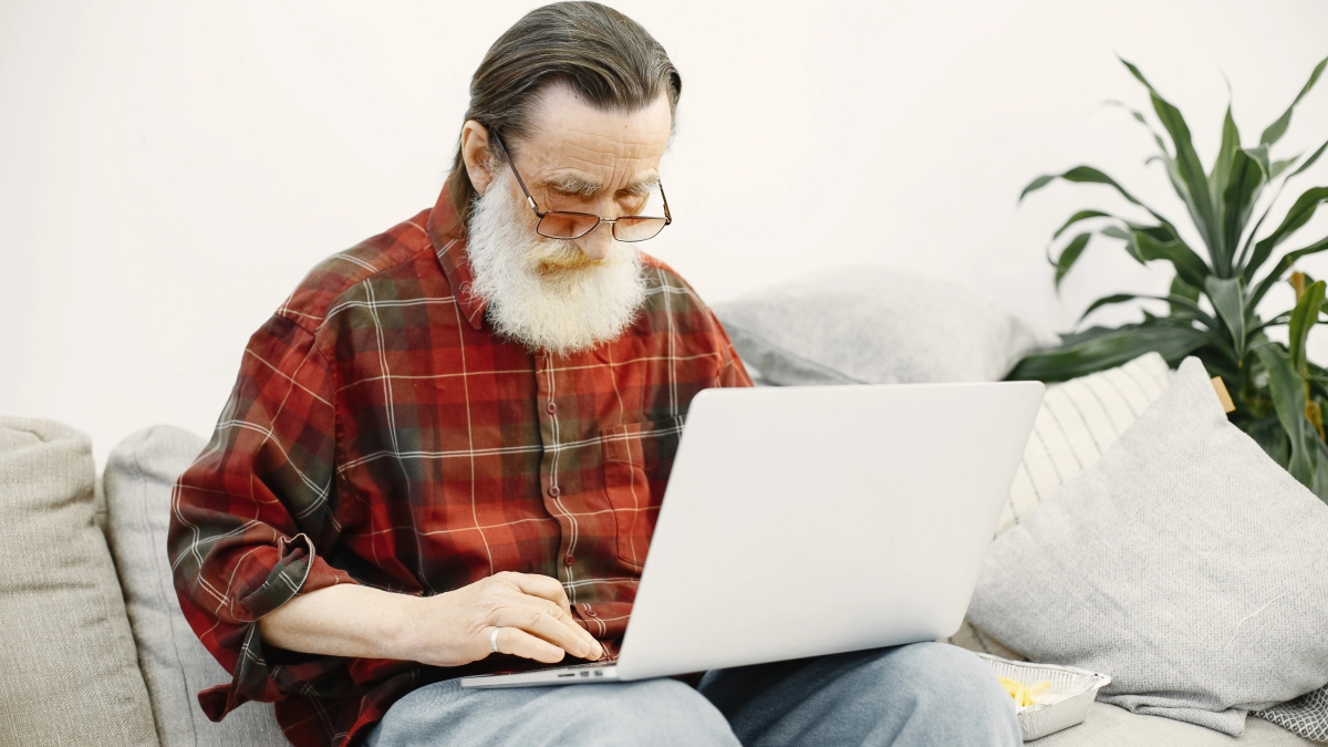 Воронежские пенсионеры получили «цифровую корочку»