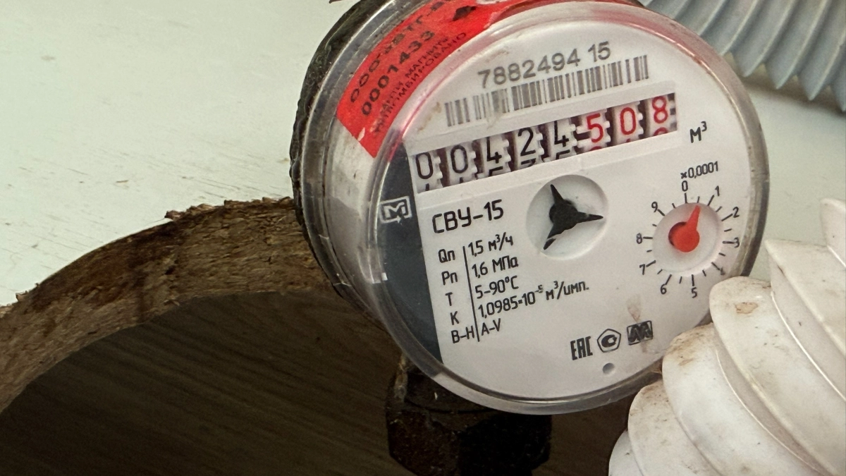 Ржавая вода из крана: как получить перерасчет и не платить за некачественную услугу — пошаговая инструкция от Госдумы