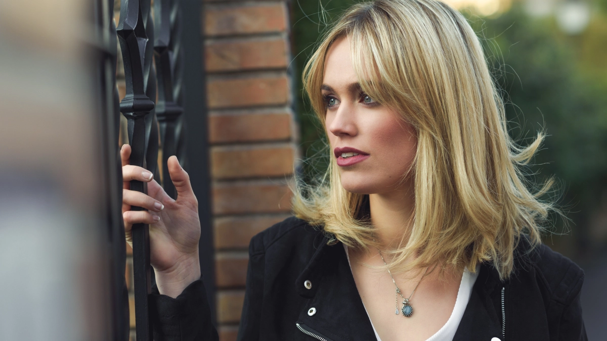 Лучшие короткие стрижки для женщин старше 60: стильные идеи для любой формы лица