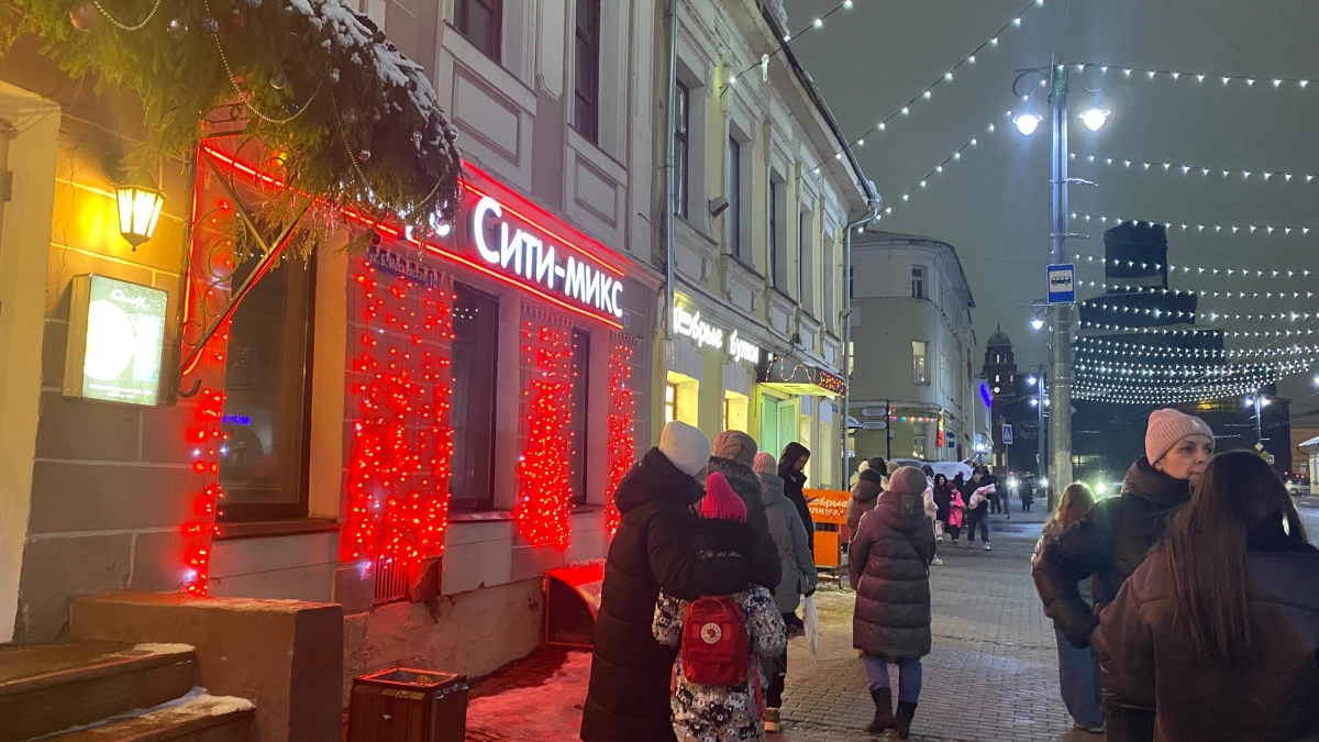 Почему одиночество начинается с одной привычки: мой сосед живет один 10 лет, а к нему тянутся люди — вот что он делает иначе