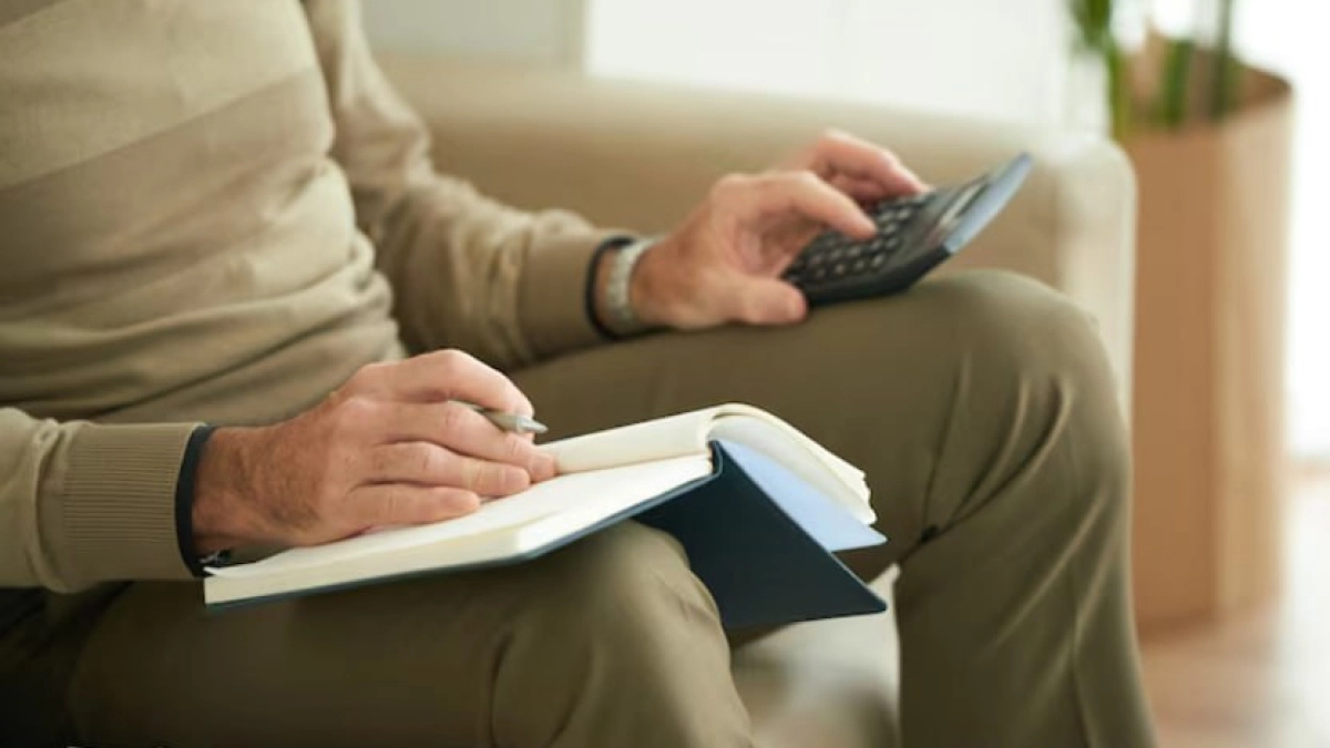 Кто в России получает пенсию выше 100 тысяч рублей