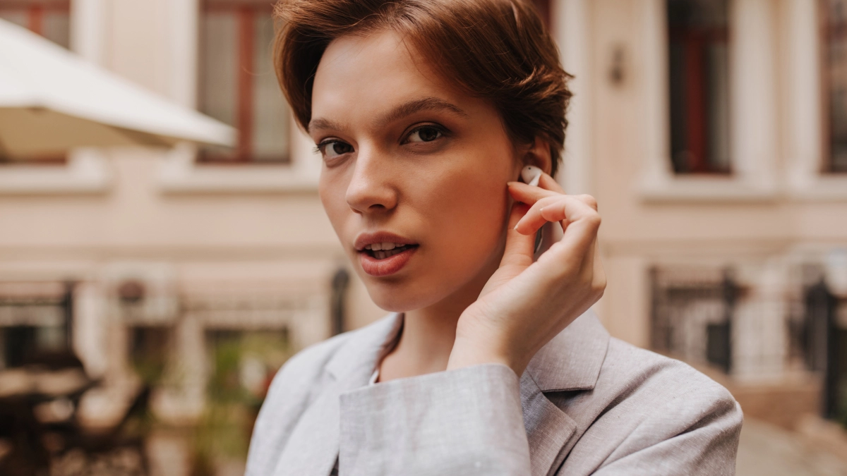 После 50 не значит скучно: 24 короткие стрижки, которые молодят и придают объём - берите на заметку