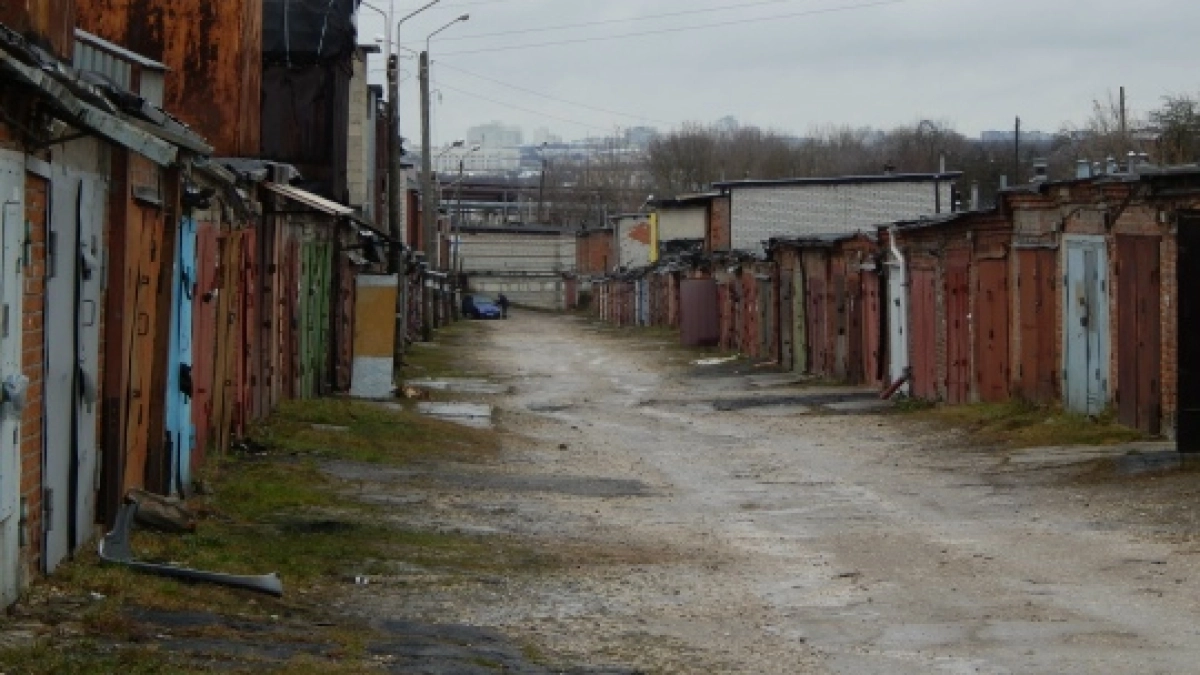 Гаражи на левобережье Воронежа получили предписание о сносе