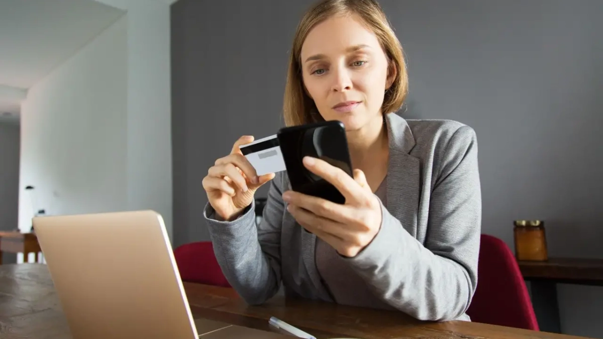 Тем, кто не оплачивает ЖКХ по карте, грозит блокировка